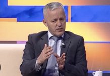 Kur shteti luan me tabelën, nuk është vetëm tabela