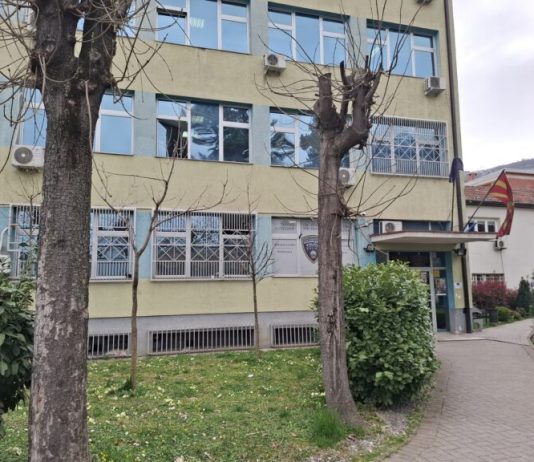 I publikoi fotot në rrjet social dhe e akuzoi se i kishte borxh para – arrestohet 32-vjeçari nga Bogovina