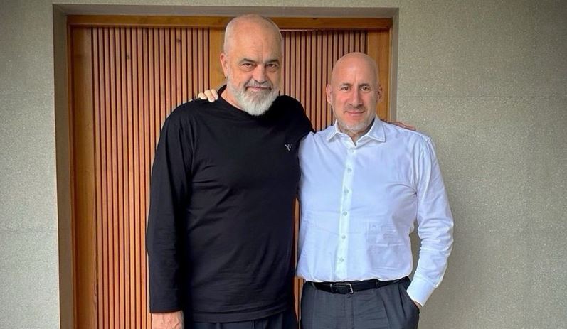 Alarmi për kompaninë  One   Pas rënies së Orbanit në Hungari  oligarku Gellert Jaszai i turret Shqipërisë  Takimet private me Edi Ramën për kontratat e mbrojtjes