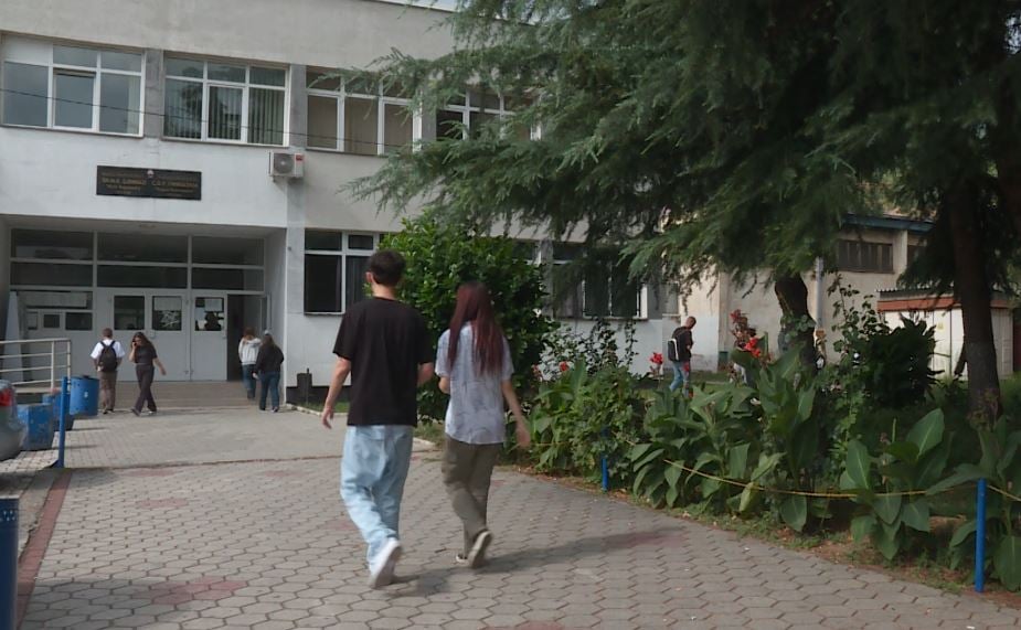 Interesim i madh për regjistrim në Gjimnazin e Tetovës e Mjekësi