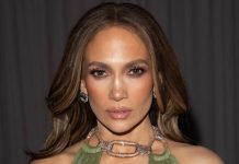 Jennifer Lopez publikon një foto nga arkivi, pamja e saj tërheq vëmendjen