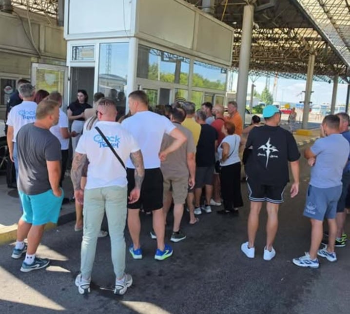 Ikën nga Maqedonia për t’iu shmangur gjobave të shpejtësisë, por ngecën në kufirin me Bullgarinë