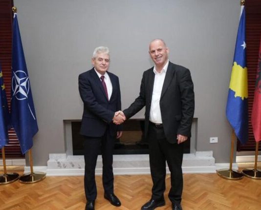 Lladrovci përgëzon Ali Ahmetin për marrëveshjen e Ohrit: Shekulli shqiptar vazhdon!