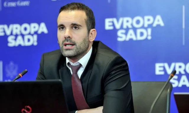Kryeministri i Malit të Zi refuzon planin italian: Nuk pranon ngritjen e qendrave për migrantë
