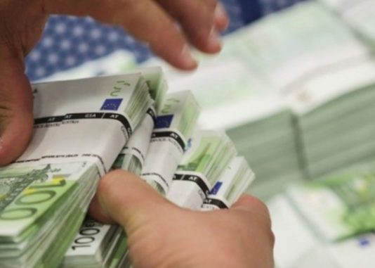 Kapen 3 mashtrues që me dokumente false tentuan të marrin kredi 15 mijë euro