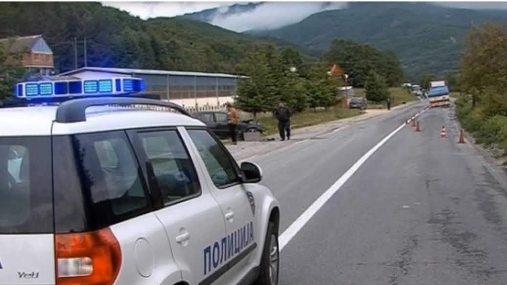 Aksident trafiku mes 4 veturave në magjistralen Gostivar-Strazhë