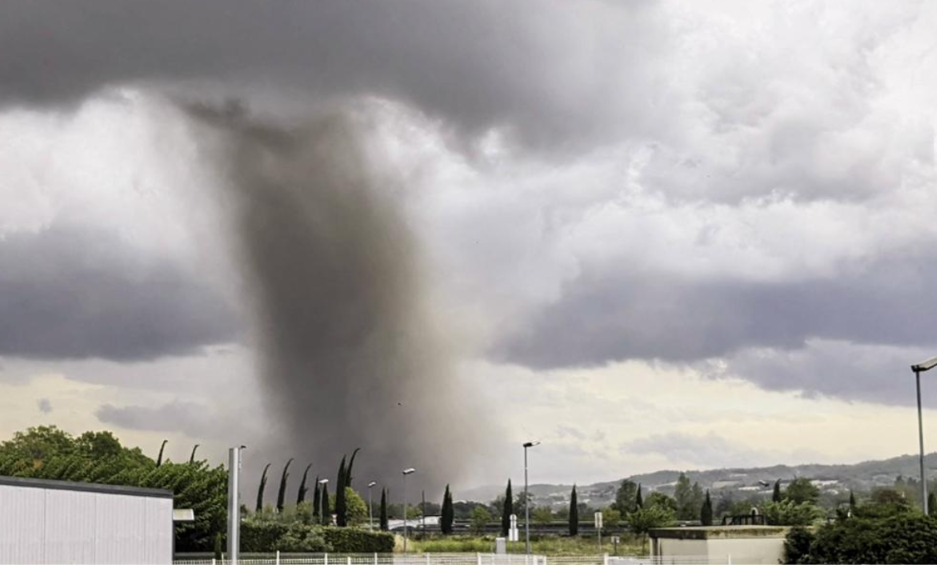 Tornado godet jugperëndimin e Francës  raportohet për disa të plagosur