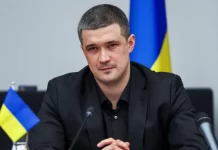 Tronditje në Ukrainë, ish-ministri i Mbrojtjes kërkon zgjedhje në kohë lufte