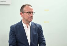 Taravari: Mickoski e humbi momentin për afrimin me Bullgarinë pas tragjedisë në Koçan