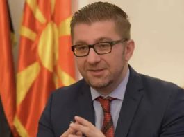 Mickoski kërkon që BE-ja të ulet në tryezën që tashmë e ka shtruar
