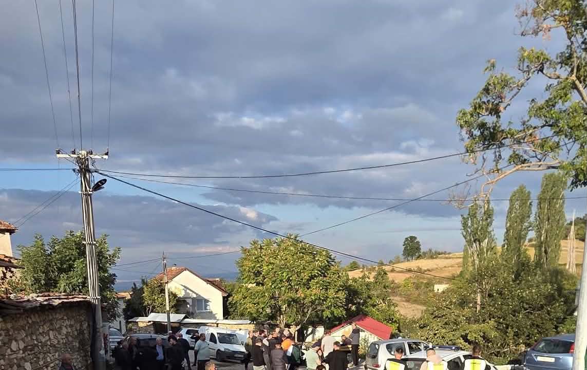 Bllokohen rrugët në Studeniçan  banorët ndalojnë kamionët e rëndë
