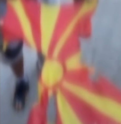 Videoja me flamurin e Maqedonisë duke u djegur u publikua nga një i mitur nga Tetova.