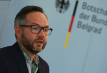 Eurodeputeti gjerman kritikon Serbinë për Mlladiqin: Beogradi nderon një kriminel lufte, kjo është e turpshme