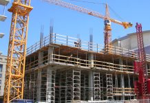 Gjoba deri në 1.800 euro për katër kantiere në Qendër, lanë mbeturina ndërtimore në hapësirat publike