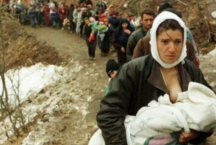 Flet gruaja simbol e eksodit të Kosovës  Si na ndihmoi UÇK ja të shpëtonim