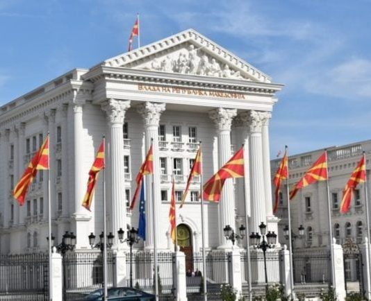 Mickoski paralajmëron shkarkime të zëvendësministrave dhe drejtorëve brenda dy javësh