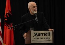 Rama: Shqipëria do t’i qëndrojë në krah Kosovës pas vendimit të Speciales