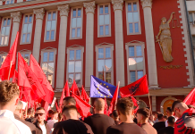“Nuk ka kompromis!” Studentët ngulmojnë që provimi i jurisprudencës të jepet vetëm në shqip