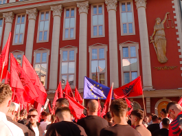 “Nuk ka kompromis!” Studentët ngulmojnë që provimi i jurisprudencës të jepet vetëm në shqip