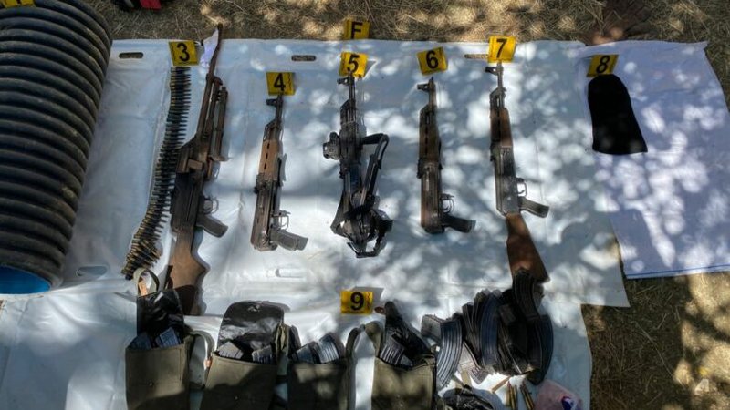 Arsenal srmësh në banesën e një 33 vjeçari në Shkup  bombë  2 pistoleta dhe 240 plumba   hetohet edhe një lidhje me vrasje