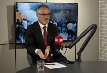 Aziri shpërthen për Hagën: “Specialja gjykon vetëm shqiptarët, po barazon agresorin me viktimën!”