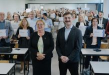 “Inteligjenca artificiale” AI hyn në shkolla, mësuesit trajnohen për epokën e re digjitale