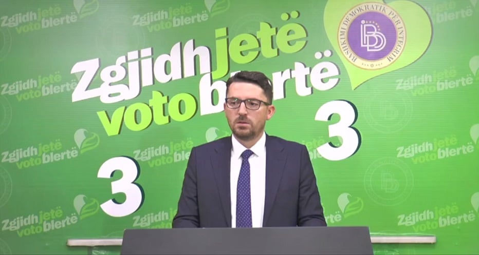 Kandidati i AKI-së për kryetar të Komunës së Bërvenicës, Arkin Jahiji, u ka bërë thirrje qytetarëve për unitet, solidaritet dhe përgjegjësi të përbashkët në zhvillimin e komunës