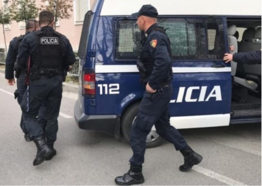 Kërkohej për një vrasje në Maqedoni: Turku 31-vjeçar bie në prangat e policisë shqiptare në Morinë!