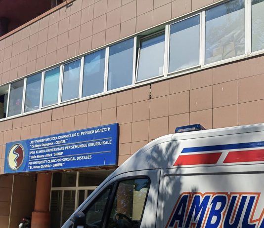 Sulm brutal me shkopinj druri në rrugën Ohër–Strugë, 26-vjeçari përfundon në spital