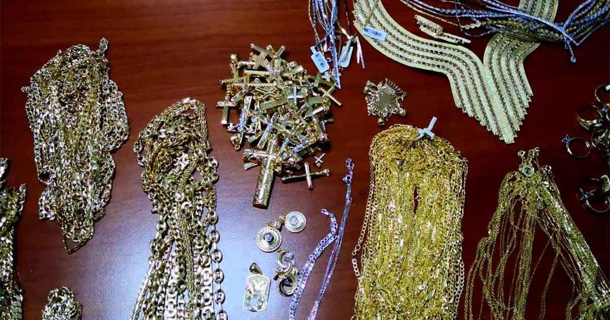 Denoncoi vjedhjen e arit prej 3.000 eurosh, policia zbulon mashtrimin e 24-vjeçares nga Dibra!