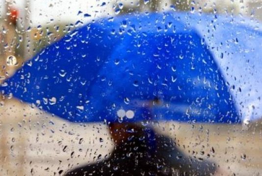 Stuhi me shi të rrëmbyeshëm, nga e diela rikthehen reshjet dhe ftohja