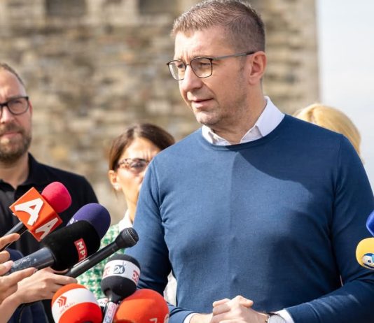 Mickoski i kënaqur me dialogun me Sofjen: Shpreson për vazhdim të bisedimeve