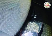 Tentoi të kontrabandonte 595 unaza argjendi në Tabanoc, i fshehu nën ulëse