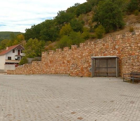 Bllaca prej vitesh pa transport publik, nxënësit detyrohen të ecin