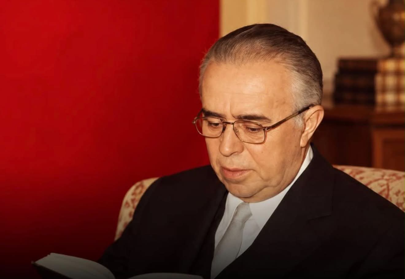 Amerika publikon dokumentet  dalin në dritë të dashurat e Enver Hoxhës