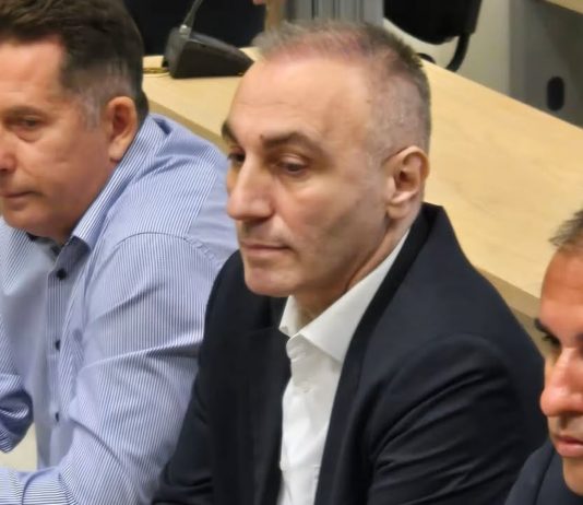 Artan Grubit i hiqet arresti shtëpiak, por gjykata nuk ia kthen pasaportën
