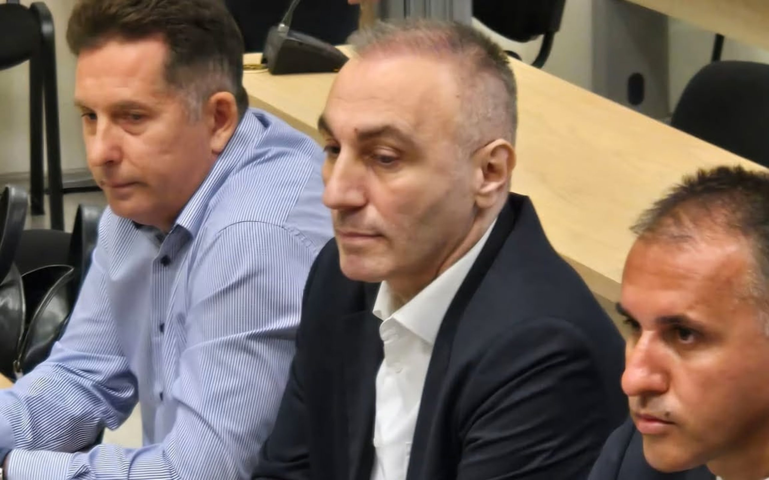 Artan Grubit i hiqet arresti shtëpiak, por gjykata nuk ia kthen pasaportën