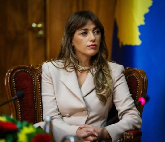 Haxhiu në Shkup: Nuk presim ndryshime në qasjen e Serbisë ndaj Kosovës