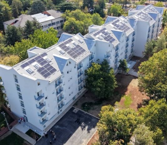 Kushte të vështira në konviktin “Stiv Naumov” në Shkup: Studentët paguajnë 6.600 denarë, por përballen me lagështi, myk dhe dhoma të ftohta.
