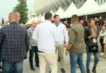 Kryeterroristi Radoiçiq i lirë në Serbi, merr pjesë edhe në tubime elektorale me djalin e Vuçiqit