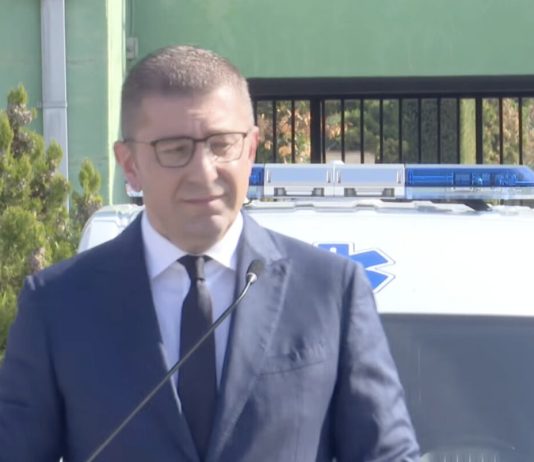 Mickoski pa dilema: Pjesa me gojë e provimit të jurisprudencës mbetet në maqedonisht!