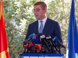 Mickoski kundër shkurtimit të festave: Të respektohen të drejtat e fituara të punëtorëve