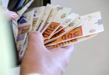 Maqedonia e Veriut shqyrton pagat sipas orëve të punës, sindikatat kërkojnë minimum 250 denarë për orë