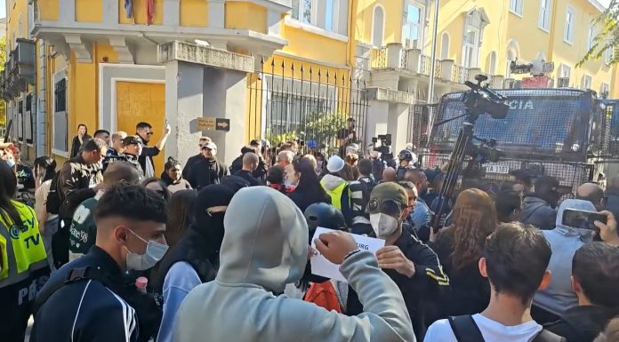 Gjykata shpall të paligjshëm arrestimin e 14 protestuesve, cakton masa sigurie për të tjerët