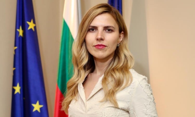 Sofja ia mbyll derën Shkupit  Pa ndryshime kushtetuese  s ka përparim drejt BE së 