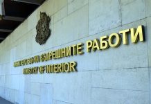 Videoja e dhunës në Saraj trondit publikun: Policia po identifikon kolegët e dyshuar për rrahjen e dy të rinjve
