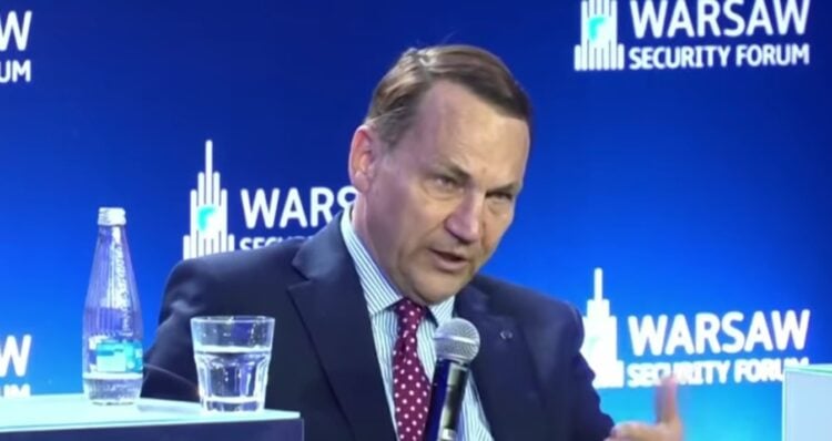Ministri i Jashtëm polak Sikorski  Evropa  deri në vitin 2030 mund të ketë ushtri të fuqishme