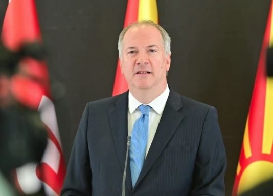 Zhernovski ngre alarmin: Dyshime për transferimin e mbi 50 milionë eurove përmes Alta Bankës, Mickoski dhe Slavevski heshtin
